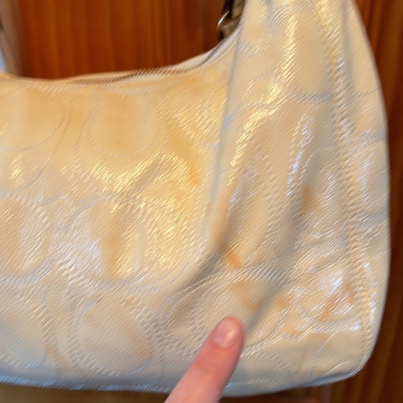 Coach F19282 Signature Stitched Patent Leather Shoulder Bag Purse Cream - Picture 6 of 13